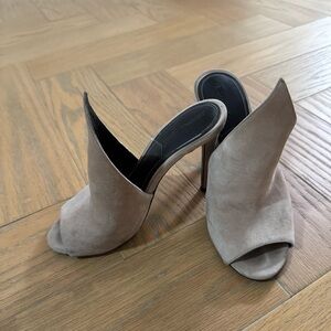 Kendall & Kylie Beige Open-Toe Heels